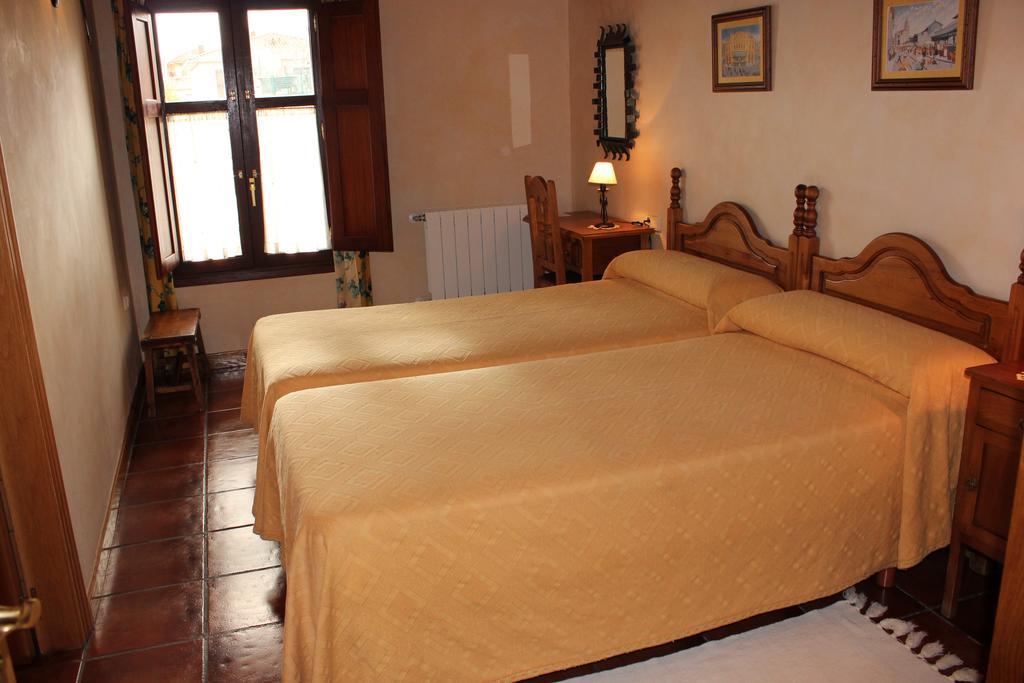 Casa Rural El Meson 布里奥内斯 外观 照片